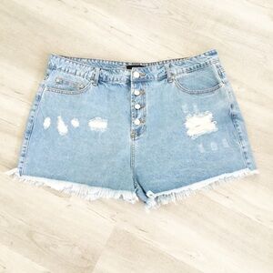 Forever 21 Plus Light distressed Shorts Size 18